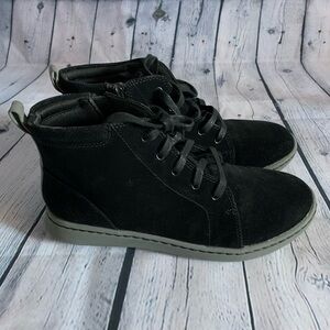 CLARKS Cloudsteppers Black Woman’s Sneakers Size 7